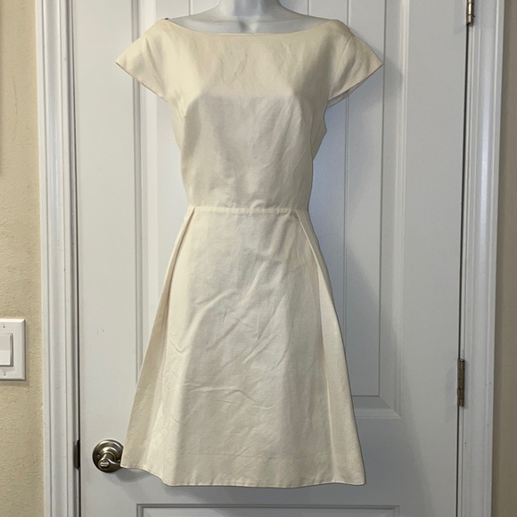 Euc Kate Spade ♠️ New York cream, bow, pleated dress size approx 10-12 - Picture 1 of 7